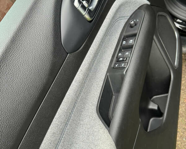 Джип Compass 2022 у Кривому Розі на Automoto.ua Чорний Джип Compass, об'ємом двигуна 2.4 л та пробігом 36 тис. км за 20400 $, фото 8 на Automoto.ua