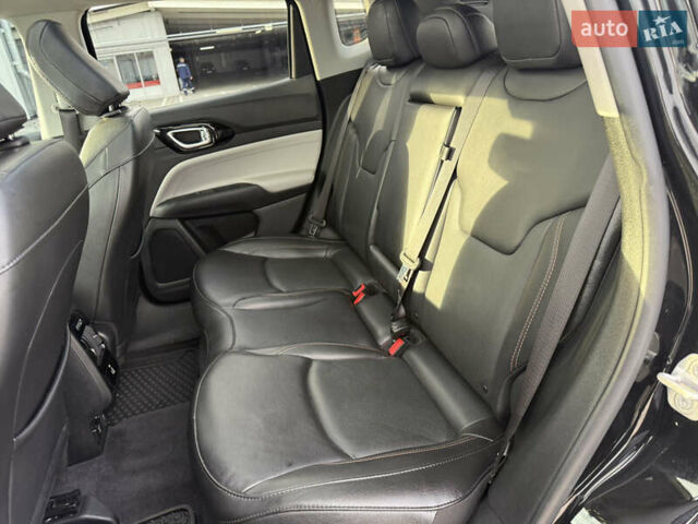 Джип Compass 2022 у Києві на Automoto.ua Чорний Джип Compass, об'ємом двигуна 2.36 л та пробігом 62 тис. км за 21900 $, фото 61 на Automoto.ua