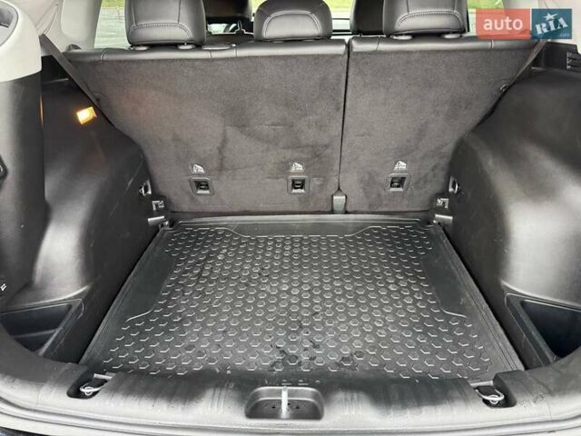 Джип Compass 2022 у Кривому Розі на Automoto.ua Чорний Джип Compass, об'ємом двигуна 2.4 л та пробігом 28 тис. км за 19990 $, фото 37 на Automoto.ua