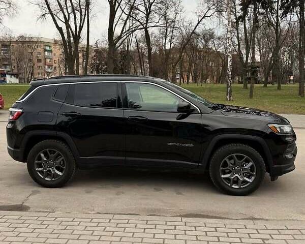 Черный Джип Компас, объемом двигателя 1.5 л и пробегом 76 тыс. км за 18100 $, фото 1 на Automoto.ua