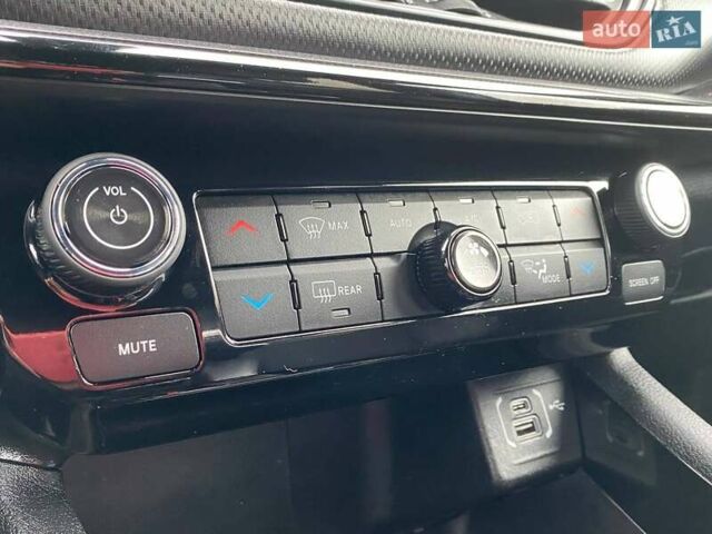 Чорний Джип Compass, об'ємом двигуна 2.4 л та пробігом 74 тис. км за 17890 $, фото 18 на Automoto.ua