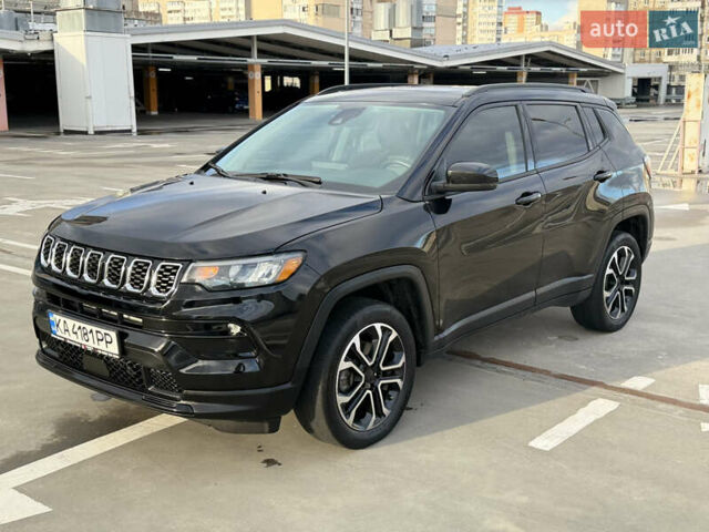 Джип Compass 2022 у Києві на Automoto.ua Чорний Джип Compass, об'ємом двигуна 2.36 л та пробігом 62 тис. км за 21900 $, фото 13 на Automoto.ua