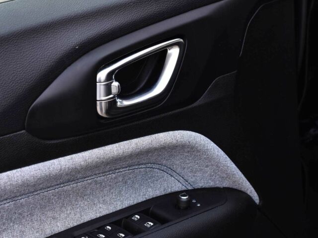 Черный Джип Компас, объемом двигателя 2.4 л и пробегом 28 тыс. км за 19499 $, фото 9 на Automoto.ua