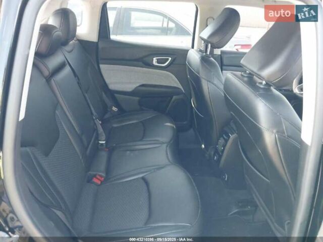 Чорний Джип Compass, об'ємом двигуна 2.4 л та пробігом 45 тис. км за 8950 $, фото 4 на Automoto.ua