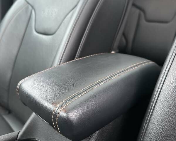 Черный Джип Компас, объемом двигателя 2.4 л и пробегом 23 тыс. км за 23500 $, фото 50 на Automoto.ua