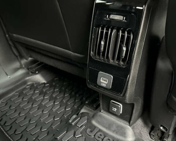 Джип Compass 2022 у Кривому Розі на Automoto.ua Чорний Джип Compass, об'ємом двигуна 2.4 л та пробігом 36 тис. км за 20400 $, фото 15 на Automoto.ua