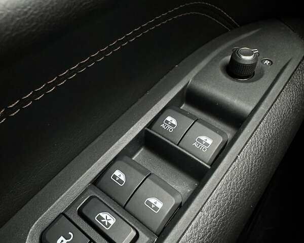 Черный Джип Компас, объемом двигателя 2.4 л и пробегом 23 тыс. км за 23500 $, фото 38 на Automoto.ua