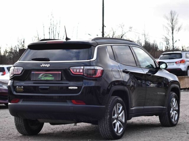 Черный Джип Компас, объемом двигателя 2.4 л и пробегом 28 тыс. км за 19499 $, фото 1 на Automoto.ua