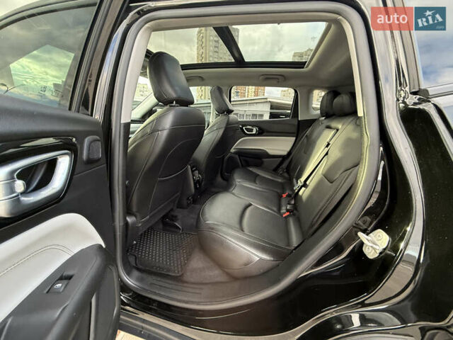 Джип Compass 2022 у Києві на Automoto.ua Чорний Джип Compass, об'ємом двигуна 2.36 л та пробігом 62 тис. км за 21900 $, фото 59 на Automoto.ua