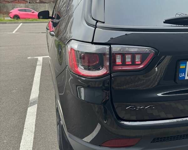 Черный Джип Компас, объемом двигателя 2.36 л и пробегом 33 тыс. км за 25300 $, фото 6 на Automoto.ua