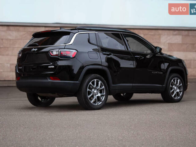 Черный Джип Компас, объемом двигателя 2.36 л и пробегом 33 тыс. км за 20800 $, фото 2 на Automoto.ua