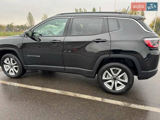 Джип Compass 2022 у Кривому Розі на Automoto.ua Чорний Джип Compass, об'ємом двигуна 2.4 л та пробігом 28 тис. км за 19990 $, фото 4 на Automoto.ua