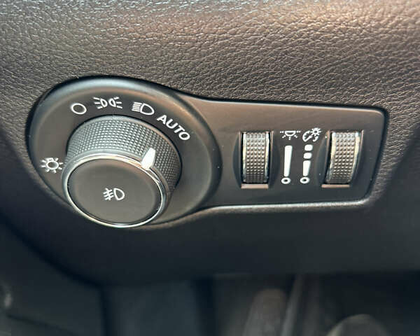 Чорний Джип Compass, об'ємом двигуна 2.36 л та пробігом 55 тис. км за 21300 $, фото 16 на Automoto.ua