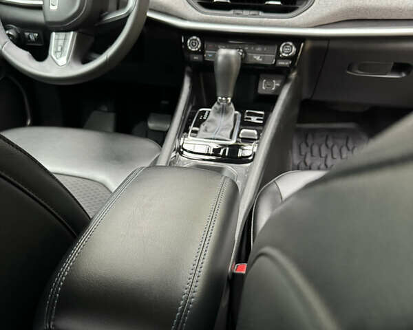 Джип Compass 2022 у Кривому Розі на Automoto.ua Чорний Джип Compass, об'ємом двигуна 2.4 л та пробігом 36 тис. км за 20400 $, фото 14 на Automoto.ua