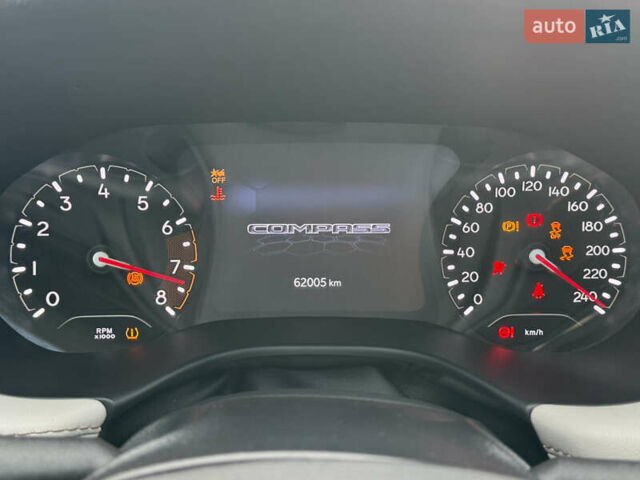 Джип Compass 2022 у Києві на Automoto.ua Чорний Джип Compass, об'ємом двигуна 2.36 л та пробігом 62 тис. км за 21900 $, фото 57 на Automoto.ua