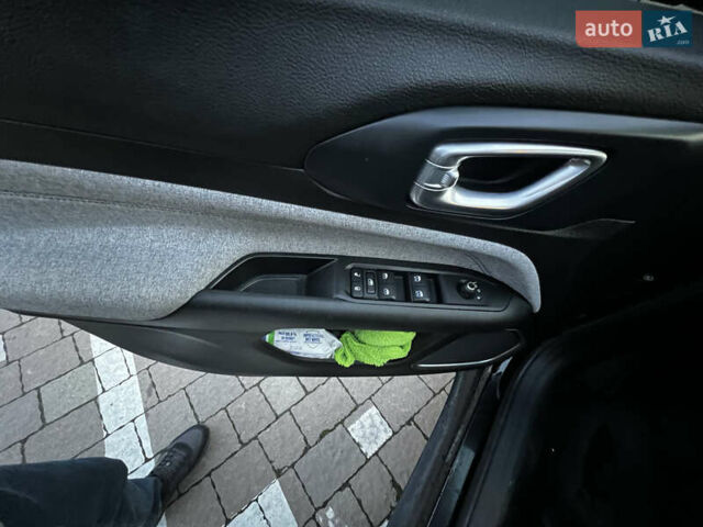 Черный Джип Компас, объемом двигателя 2.36 л и пробегом 66 тыс. км за 17300 $, фото 7 на Automoto.ua