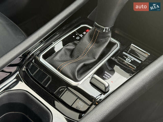 Джип Compass 2022 у Києві на Automoto.ua Чорний Джип Compass, об'ємом двигуна 2.36 л та пробігом 62 тис. км за 21900 $, фото 34 на Automoto.ua