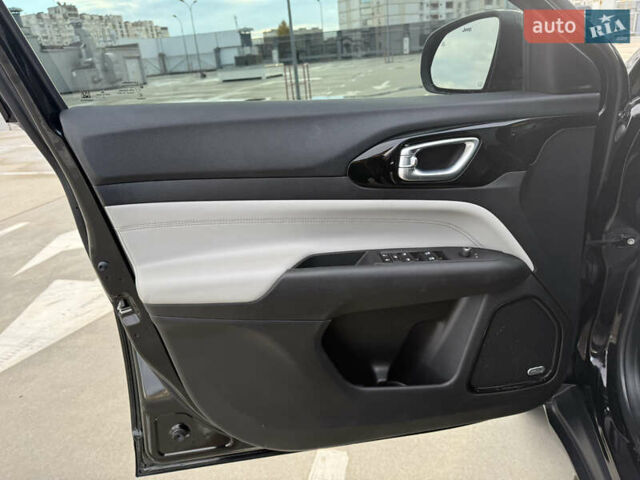 Джип Compass 2022 у Києві на Automoto.ua Чорний Джип Compass, об'ємом двигуна 2.36 л та пробігом 62 тис. км за 21900 $, фото 42 на Automoto.ua