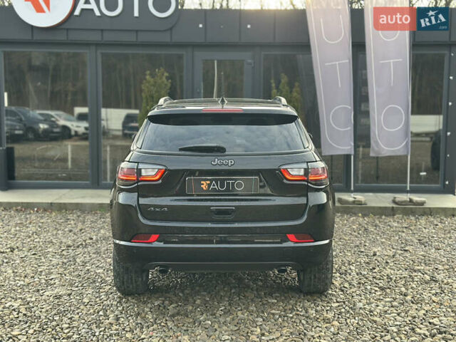 Черный Джип Компас, объемом двигателя 2 л и пробегом 22 тыс. км за 23999 $, фото 3 на Automoto.ua