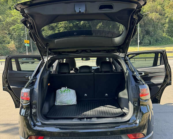 Джип Compass 2023 у Києві на Automoto.ua Чорний Джип Compass, об'ємом двигуна 2 л та пробігом 6 тис. км за 21800 $, фото 25 на Automoto.ua