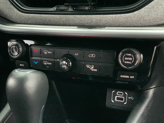 Чорний Джип Compass, об'ємом двигуна 2 л та пробігом 48 тис. км за 22855 $, фото 17 на Automoto.ua