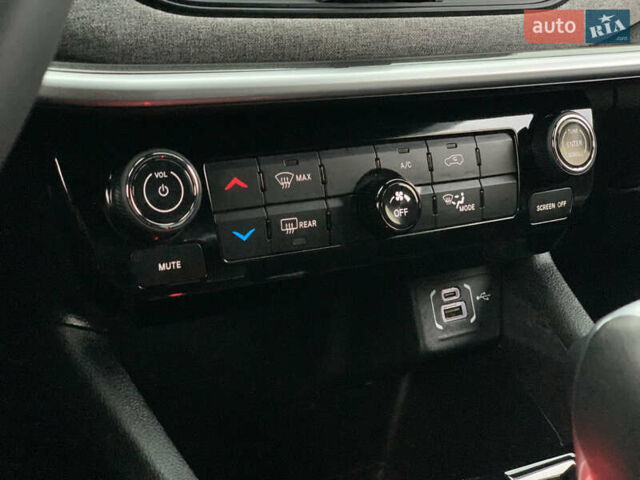 Чорний Джип Compass, об'ємом двигуна 2 л та пробігом 47 тис. км за 22855 $, фото 50 на Automoto.ua