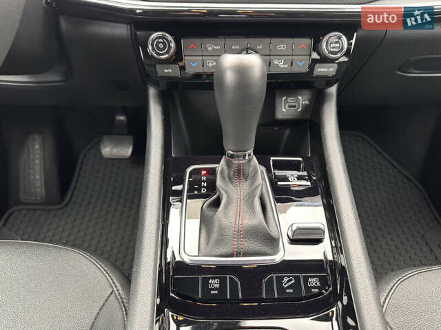 Черный Джип Компас, объемом двигателя 2 л и пробегом 6 тыс. км за 27500 $, фото 31 на Automoto.ua