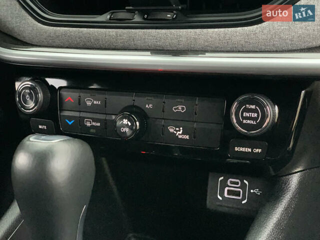 Чорний Джип Compass, об'ємом двигуна 2 л та пробігом 47 тис. км за 22855 $, фото 37 на Automoto.ua