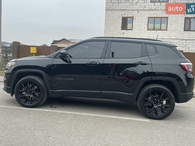 Черный Джип Компас, объемом двигателя 2 л и пробегом 18 тыс. км за 22900 $, фото 5 на Automoto.ua