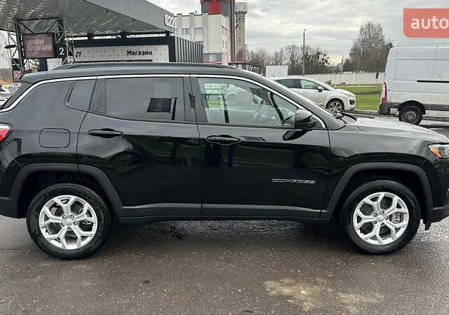 Чорний Джип Compass, об'ємом двигуна 2 л та пробігом 1 тис. км за 25300 $, фото 3 на Automoto.ua