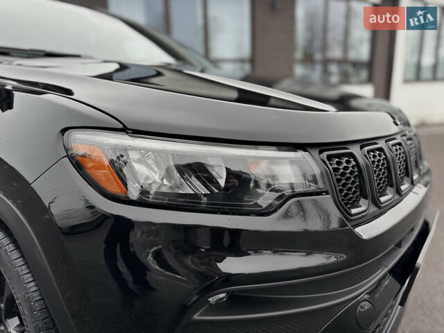 Черный Джип Компас, объемом двигателя 2 л и пробегом 9 тыс. км за 19900 $, фото 3 на Automoto.ua