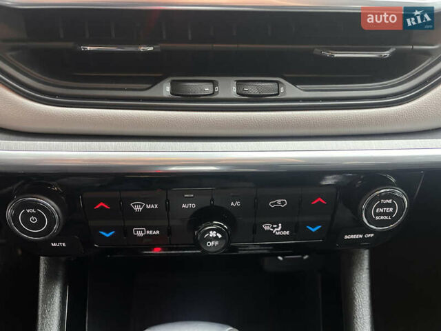 Черный Джип Компас, объемом двигателя 2 л и пробегом 21 тыс. км за 24200 $, фото 27 на Automoto.ua