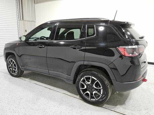 Черный Джип Компас, объемом двигателя 2 л и пробегом 34 тыс. км за 7000 $, фото 2 на Automoto.ua