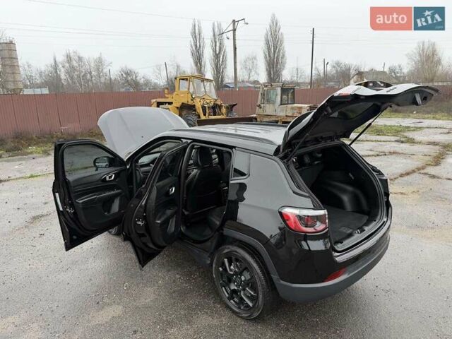 Черный Джип Компас, объемом двигателя 2 л и пробегом 30 тыс. км за 21500 $, фото 23 на Automoto.ua