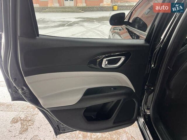 Черный Джип Компас, объемом двигателя 2 л и пробегом 21 тыс. км за 24200 $, фото 31 на Automoto.ua
