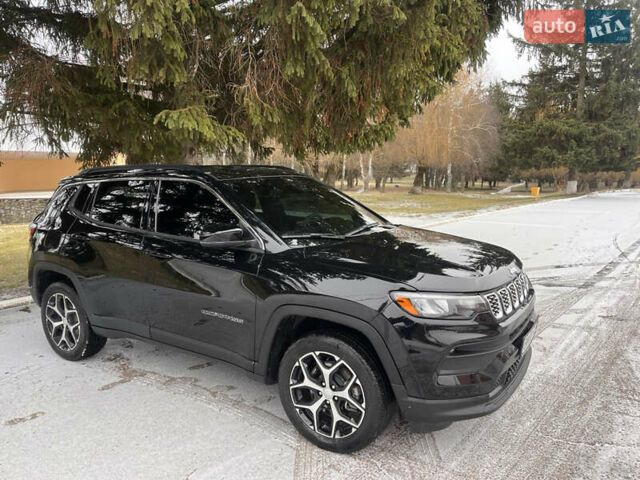 Черный Джип Компас, объемом двигателя 2 л и пробегом 21 тыс. км за 24200 $, фото 4 на Automoto.ua