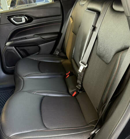 Черный Джип Компас, объемом двигателя 2 л и пробегом 17 тыс. км за 25000 $, фото 17 на Automoto.ua