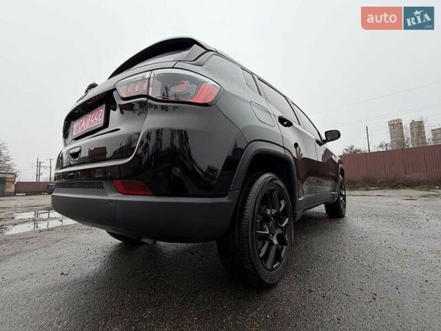 Черный Джип Компас, объемом двигателя 2 л и пробегом 30 тыс. км за 21500 $, фото 2 на Automoto.ua