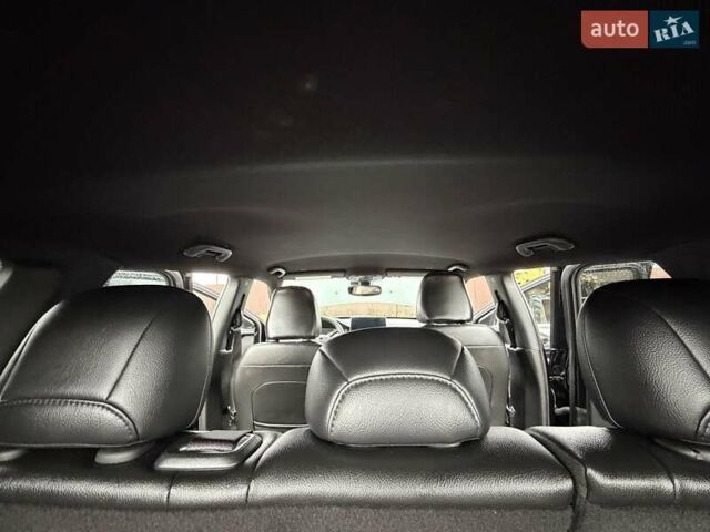 Черный Джип Компас, объемом двигателя 2 л и пробегом 30 тыс. км за 21500 $, фото 1 на Automoto.ua