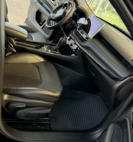 Черный Джип Компас, объемом двигателя 2 л и пробегом 17 тыс. км за 25000 $, фото 2 на Automoto.ua