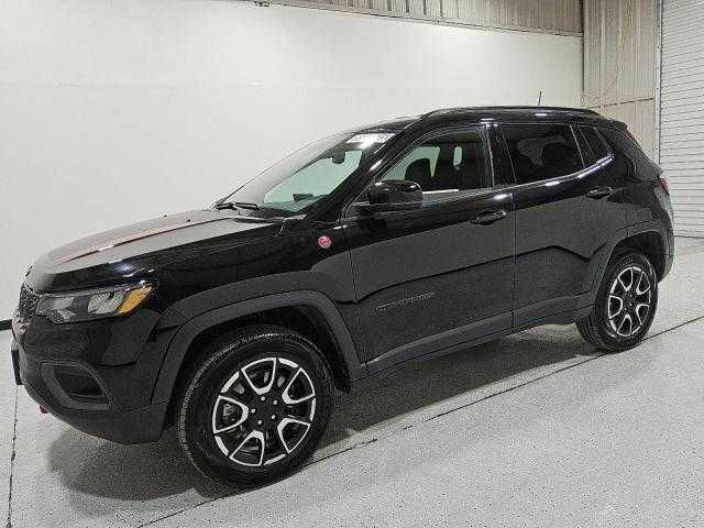 Черный Джип Компас, объемом двигателя 2 л и пробегом 34 тыс. км за 7000 $, фото 1 на Automoto.ua