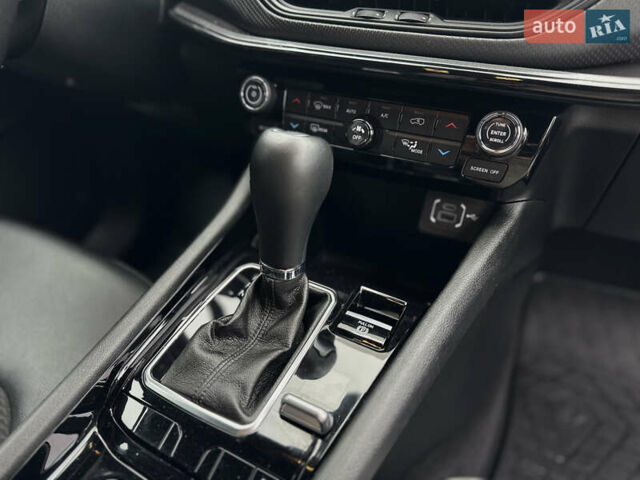 Черный Джип Компас, объемом двигателя 2 л и пробегом 9 тыс. км за 19900 $, фото 25 на Automoto.ua