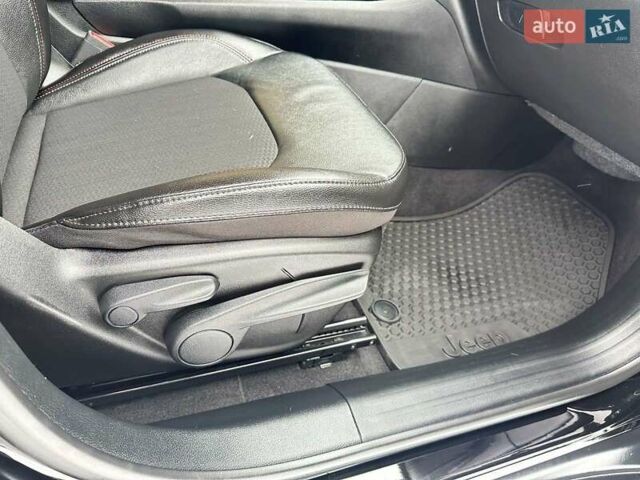 Черный Джип Компас, объемом двигателя 2 л и пробегом 17 тыс. км за 25000 $, фото 23 на Automoto.ua