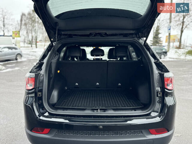 Черный Джип Компас, объемом двигателя 2 л и пробегом 9 тыс. км за 19900 $, фото 20 на Automoto.ua