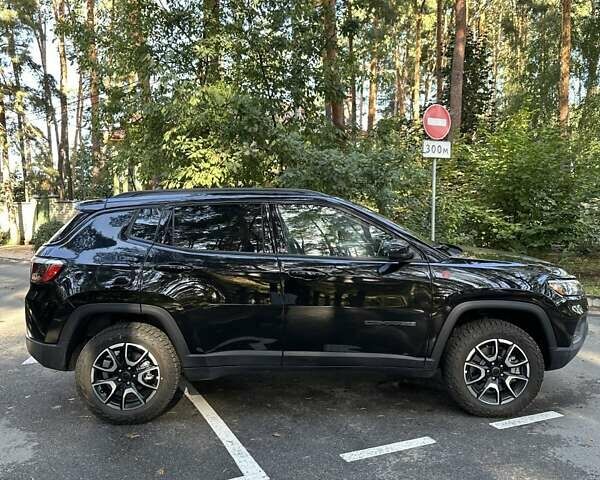 Черный Джип Компас, объемом двигателя 2 л и пробегом 10 тыс. км за 25999 $, фото 4 на Automoto.ua