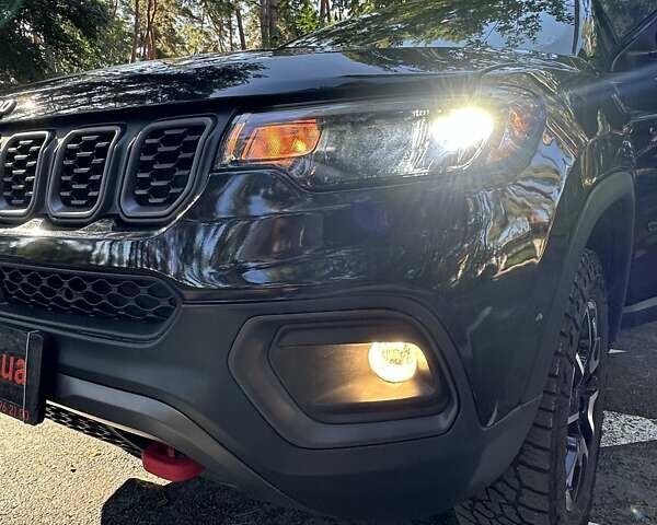 Черный Джип Компас, объемом двигателя 2 л и пробегом 10 тыс. км за 25999 $, фото 3 на Automoto.ua