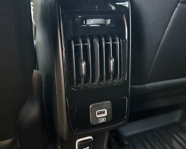 Черный Джип Компас, объемом двигателя 2 л и пробегом 10 тыс. км за 25999 $, фото 32 на Automoto.ua