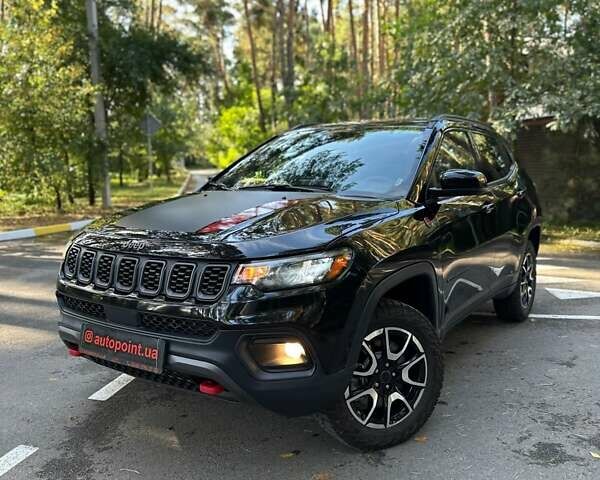 Черный Джип Компас, объемом двигателя 2 л и пробегом 10 тыс. км за 25999 $, фото 4 на Automoto.ua