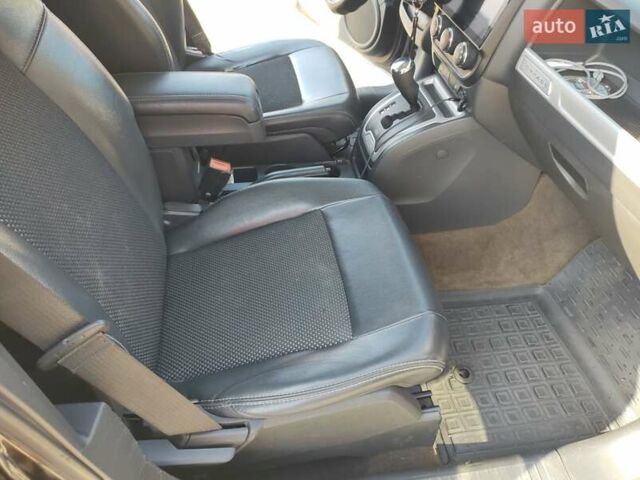 Коричневий Джип Compass, об'ємом двигуна 2.36 л та пробігом 183 тис. км за 10500 $, фото 7 на Automoto.ua