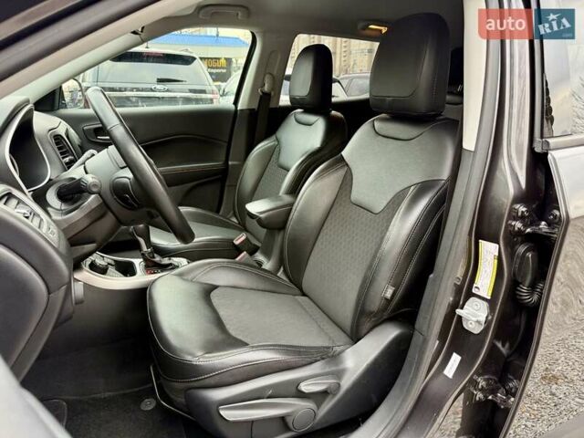 Коричневый Джип Компас, объемом двигателя 2.36 л и пробегом 115 тыс. км за 15000 $, фото 8 на Automoto.ua